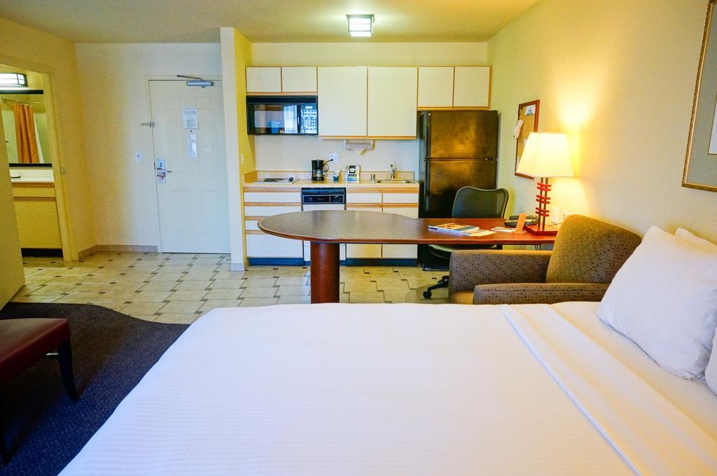 Larkspur Landing Pleasanton-An All-Suite Hotel Room photo